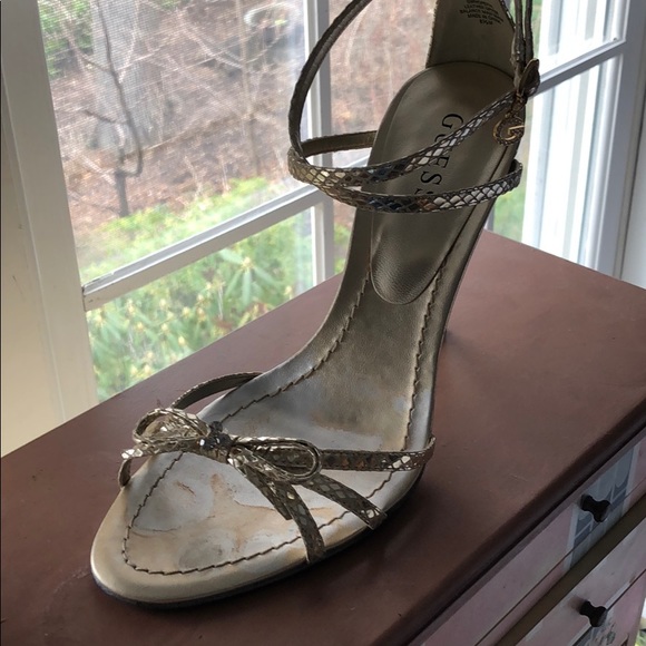 Beautiful guess metallic heels - Picture 3 of 7